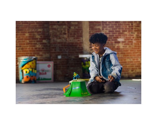 Ігровий набір Funrise TMNT Черепашки-ніндзя класичні Скейтбордист з лаунчером Рафаель (71043)