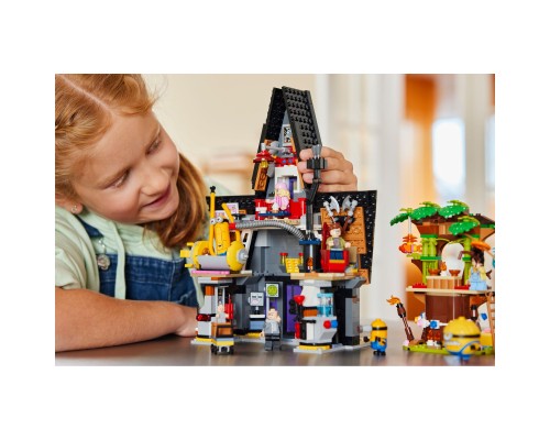 Конструктор LEGO Нікчемний я 4 Родинний маєток Гру й посіпак 868 деталей (75583)