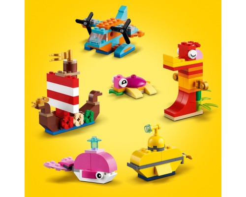 Конструктор LEGO Classic Творчі веселощі в океані 333 деталі (11018)