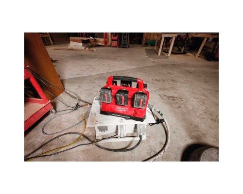 Зарядний пристрій для акумуляторів інструменту Milwaukee M18 PC6 EU (4932480162)
