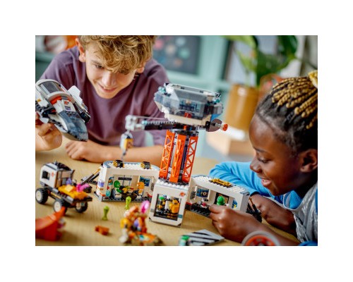 Конструктор LEGO City Космічна база й стартовий майданчик для ракети 1422 деталей (60434)