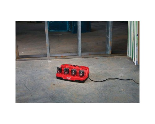 Зарядний пристрій для акумуляторів інструменту Milwaukee M12 C4 (4932430554)