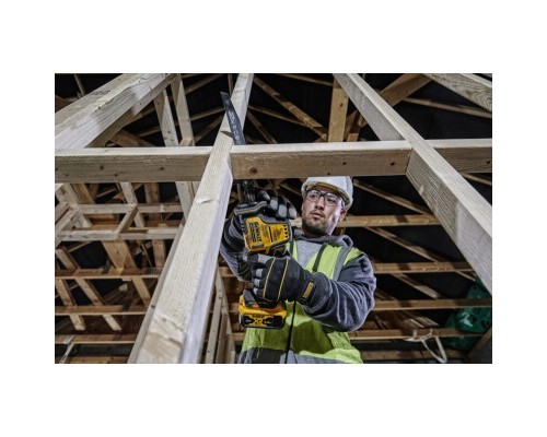 Шабельна пила DeWALT 18В XR Li-lon, 0 - 2800 ход/хв, 1.43 кг (без АКБ та ЗП) (DCS369N)