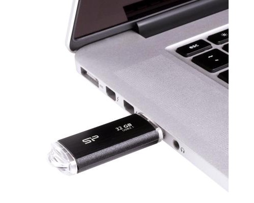 USB флеш накопичувач Silicon Power 32GB Blaze B02 Black USB 3.0 (SP032GBUF3B02V1K) 