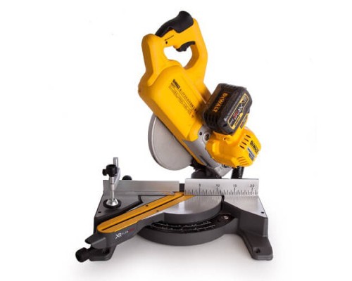 Торцювальна пила DeWALT 54В XR FLEXVOLT Li-Ion, 216х30 мм, XPS, 15 кг, 2x6Ah, TSTAK (DCS777T2)