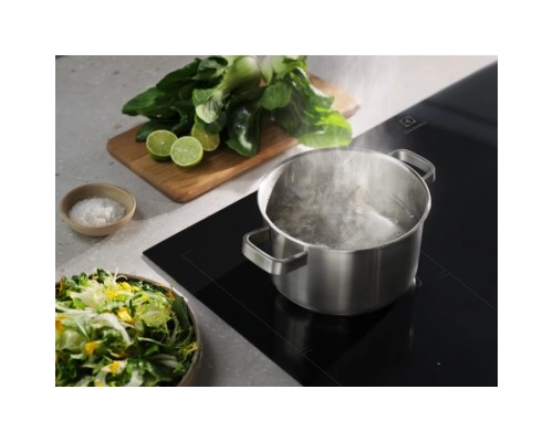 Варочна поверхня Electrolux EIS62453IT
