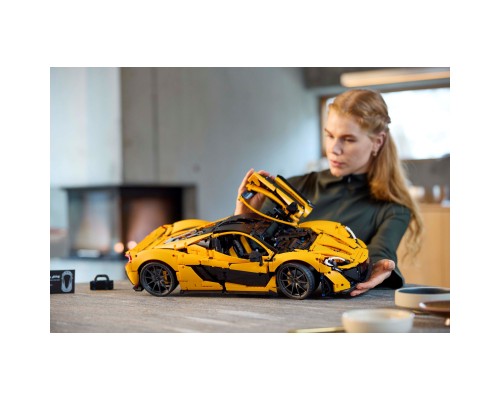 Конструктор LEGO Technic McLaren P1 3893 деталі (42172)