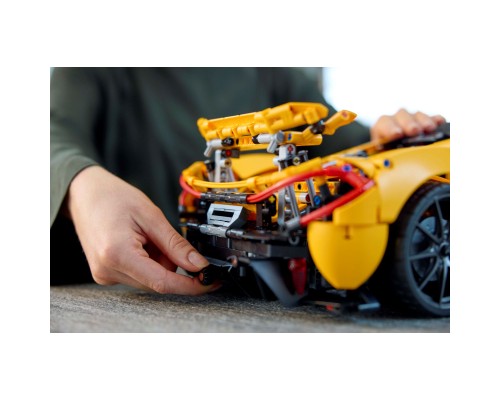 Конструктор LEGO Technic McLaren P1 3893 деталі (42172)