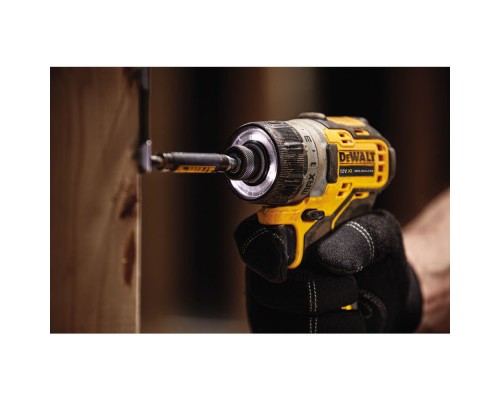 Шуруповерт DeWALT 12V XR Li-Ion, 8 Нм, 1100 об/мин, 2x2Ah, кейс (DCF601D2)