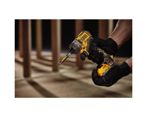 Шуруповерт DeWALT 12V XR Li-Ion, 8 Нм, 1100 об/мин, 2x2Ah, кейс (DCF601D2)
