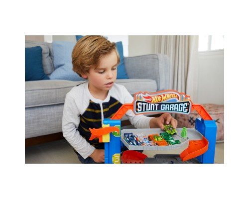 Автотрек Hot Wheels Чотирьохповерховий гараж для машинок (GNL70) Автотрек Hot Wheels Чотирьохповерховий гараж для машинок (GNL70)