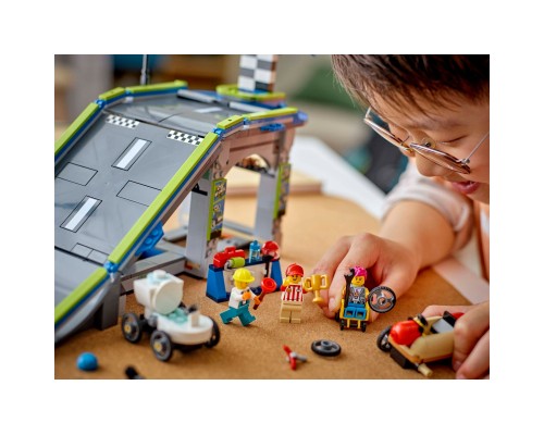 Конструктор LEGO City Жодних обмежень: Автодром для гоночних автомобілів (60460)