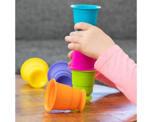 Розвиваюча іграшка Fat Brain Toys тактильна М'які чашки Suction Kupz 6 шт (F183ML) Розвиваюча іграшка Fat Brain Toys тактильна М'які чашки Suction Kupz 6 шт (F183ML)