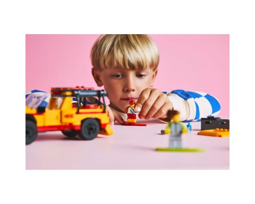 Конструктор LEGO City Пляжна рятувальна вантажівка (60453)