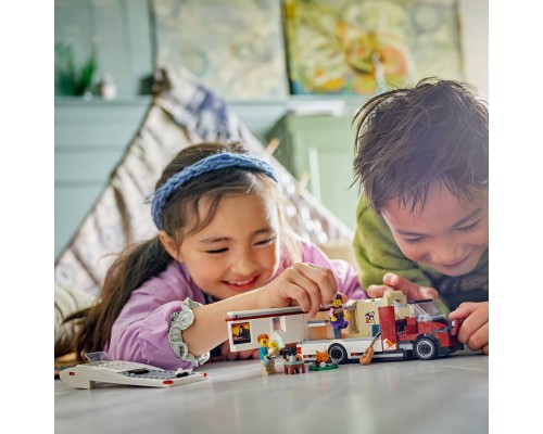 Конструктор LEGO City Пригодницький будинок на колесах для відпустки (60454)