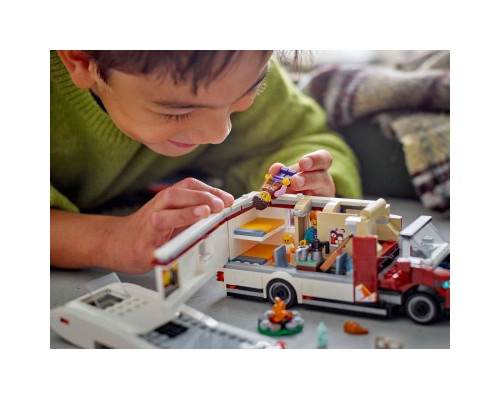 Конструктор LEGO City Пригодницький будинок на колесах для відпустки (60454)