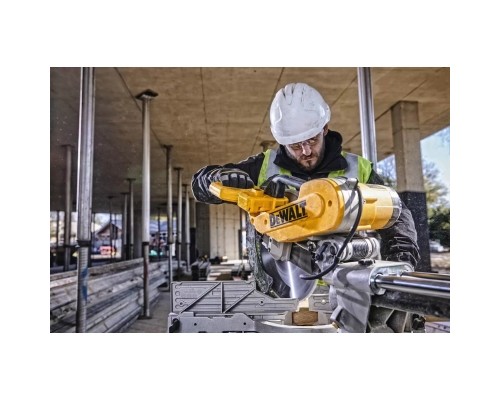 Торцювальна пила DeWALT 1675 Вт, диск 305х30 мм, 1900 - 3800 об/хв, XPS (DWS780)