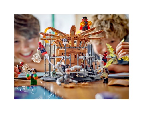 Конструктор LEGO Marvel Вирішальний бій Людини-Павука 900 деталей (76261)