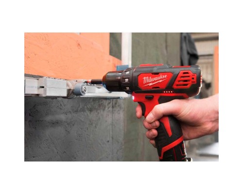 Шуруповерт Milwaukee M12 BDD-201C, 30 Нм, 2Ah, кейс (4933479439)