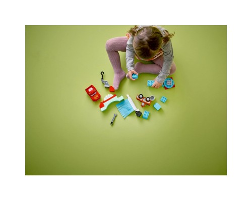 Конструктор LEGO DUPLO Disney Розваги Блискавки МакКвіна й Сирника на автомийці 29 деталей (10996-)