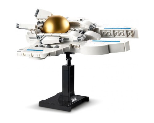 Конструктор LEGO Creator Космонавт 647 деталей (31152)