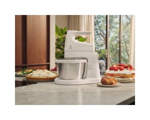 Міксер Electrolux ESM4W