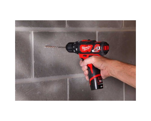 Шуруповерт Milwaukee M12 BPD-202C, 2x2Ah, кейс (4933441940)