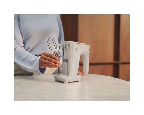 Міксер Electrolux EHM4W