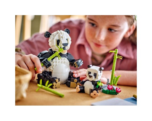 Конструктор LEGO Creator Дикі тварини: пандові (31165)