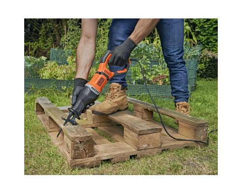 Шабельна пила Black&Decker BES301K Шабельна пила Black&Decker BES301K