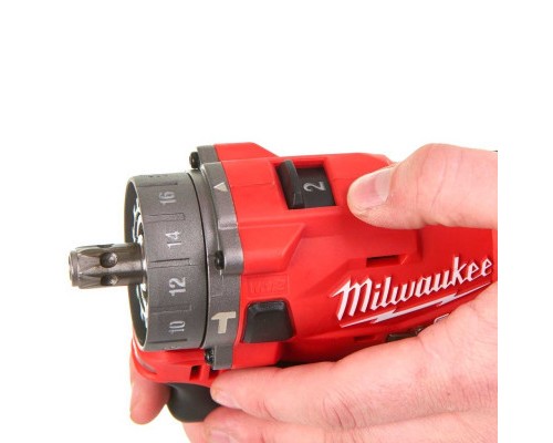 Шуруповерт Milwaukee M12 FPDXKIT-202X, 44Нм, 2x2Аг, 2 насадки, кейс (4933464138)