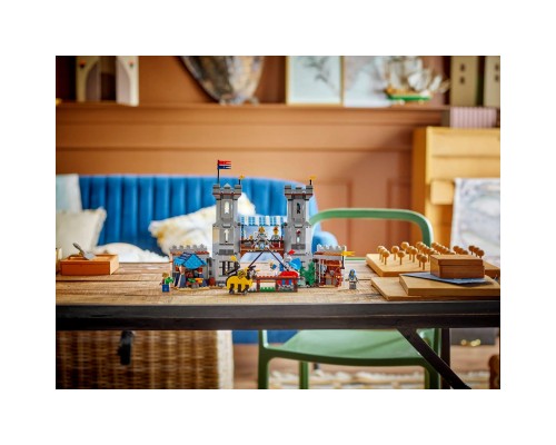 Конструктор LEGO Creator Середньовічний замок із лицарем на коні (31168)