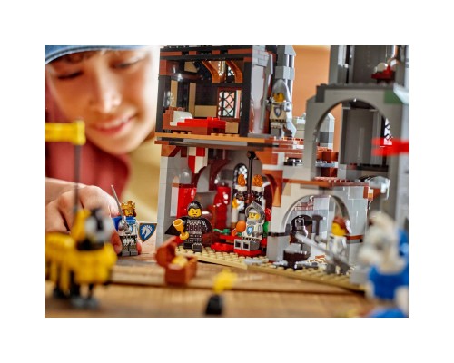 Конструктор LEGO Creator Середньовічний замок із лицарем на коні (31168)