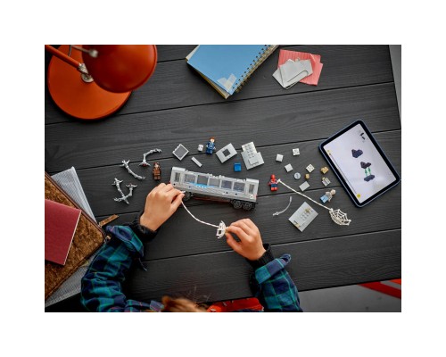 Конструктор LEGO Super Heroes Людина-Павук проти Дока Ока: Сцена в метро (76321)