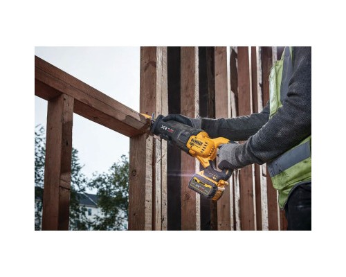 Шабельна пила DeWALT 18В XR Li-lon, 0 - 3000 ход/хв, 3.5 кг, кейс TSTAK (без АКБ та ЗП) (DCS386NT)