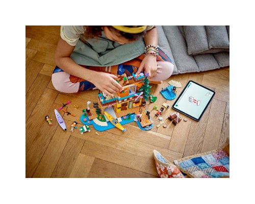 Конструктор LEGO Friends Водні види спорту в таборі пригод (42626)