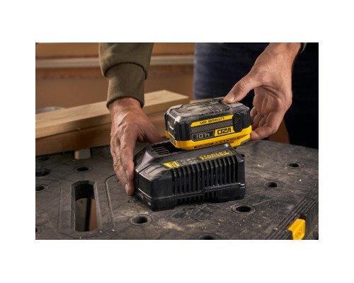 Набір акумулятор + зарядний пристрій Stanley FatMax,V20, 18 В,4Ah, 4A (SFMCB14M1)