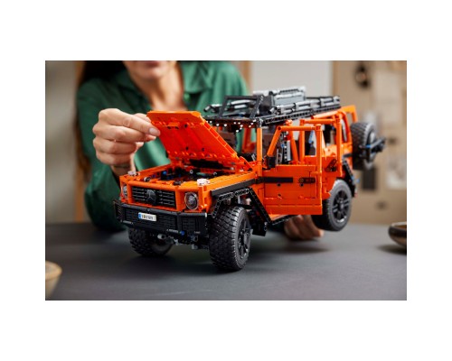 Конструктор LEGO Technic Mercedes-Benz G 500 PROFESSIONAL Line (42177)