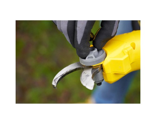 Секатор Stanley FATMAX акумуляторний, 18 В, Li-Ion 4Ah, до 32 мм, 4 кг (SFMCPP32M1)