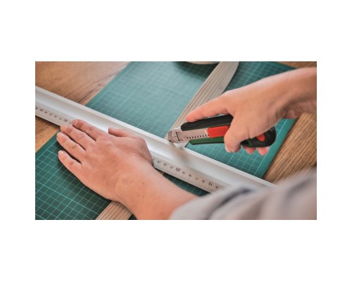 Ніж монтажний Bosch сегментоване лезо 18мм, корпус ABS + TPR (1.600.A03.2V8)