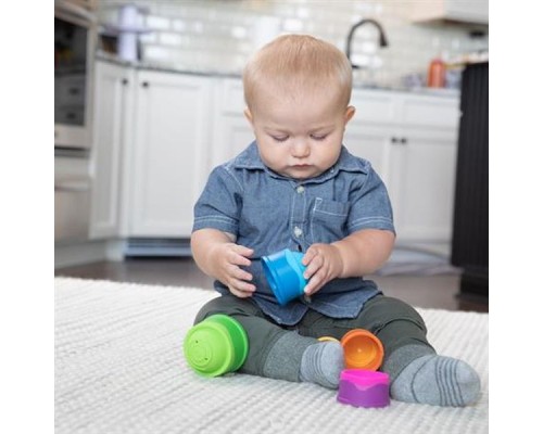 Розвиваюча іграшка Fat Brain Toys Пірамідка тактильна Чашки dimpl stack (F293ML) Розвиваюча іграшка Fat Brain Toys Пірамідка тактильна Чашки dimpl stack (F293ML)