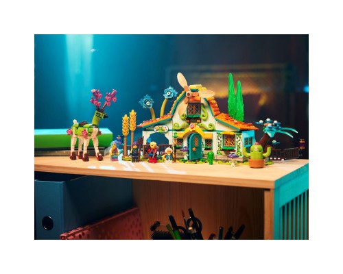 Конструктор LEGO DREAMZzz Стайня казкових істот 681 деталь (71459)