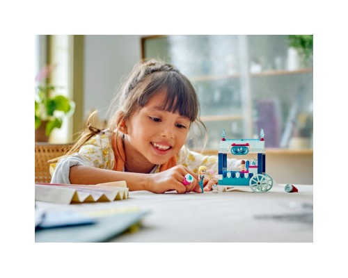 Конструктор LEGO Disney Крижані ласощі Ельзи 82 деталей (43234)