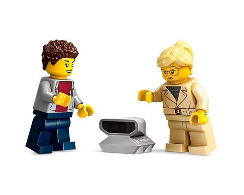 Конструктор LEGO City Вантажівка-транспортер зі спортивними авто (60408)