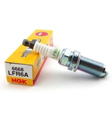 Свічка запалювання NGK 6668 LFR6A