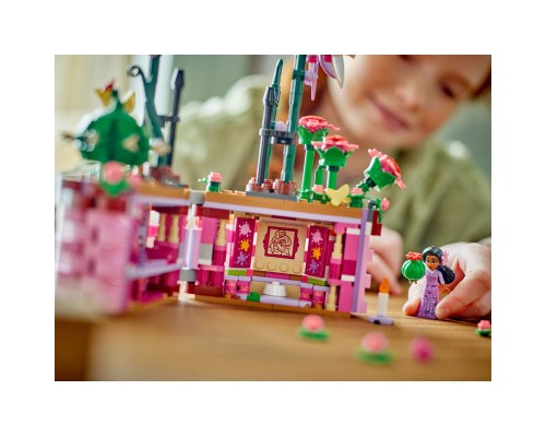 Конструктор LEGO Disney Princess Classic Квітковий горщик Ізабели 641 деталь (43237)