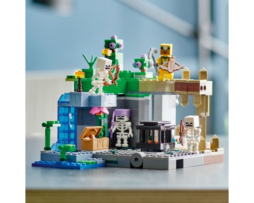 Конструктор LEGO Minecraft Підземелля скелетів 364 деталі (21189)