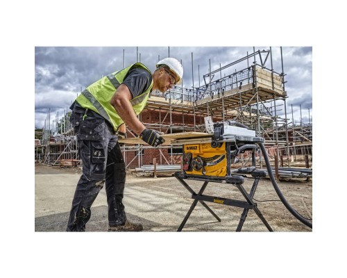 Циркулярна пила DeWALT 1850 Вт, 5800 об/хв, диск 210х30 мм, (DWE7485)