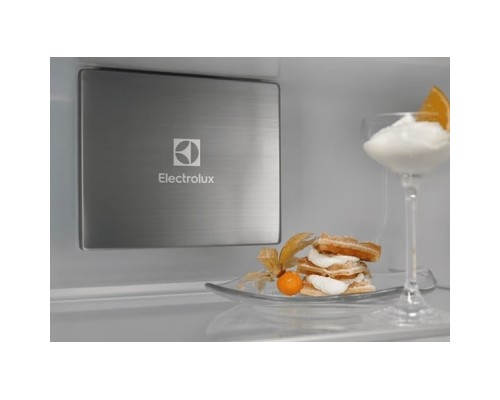 Холодильник Electrolux ENP7TD75S