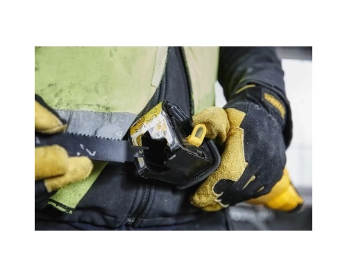 Шабельна пила DeWALT 1100 Вт, 0 - 2800 хід/хв, величина ходу 29 мм, 3.5 кг, кейс (DWE305PK)